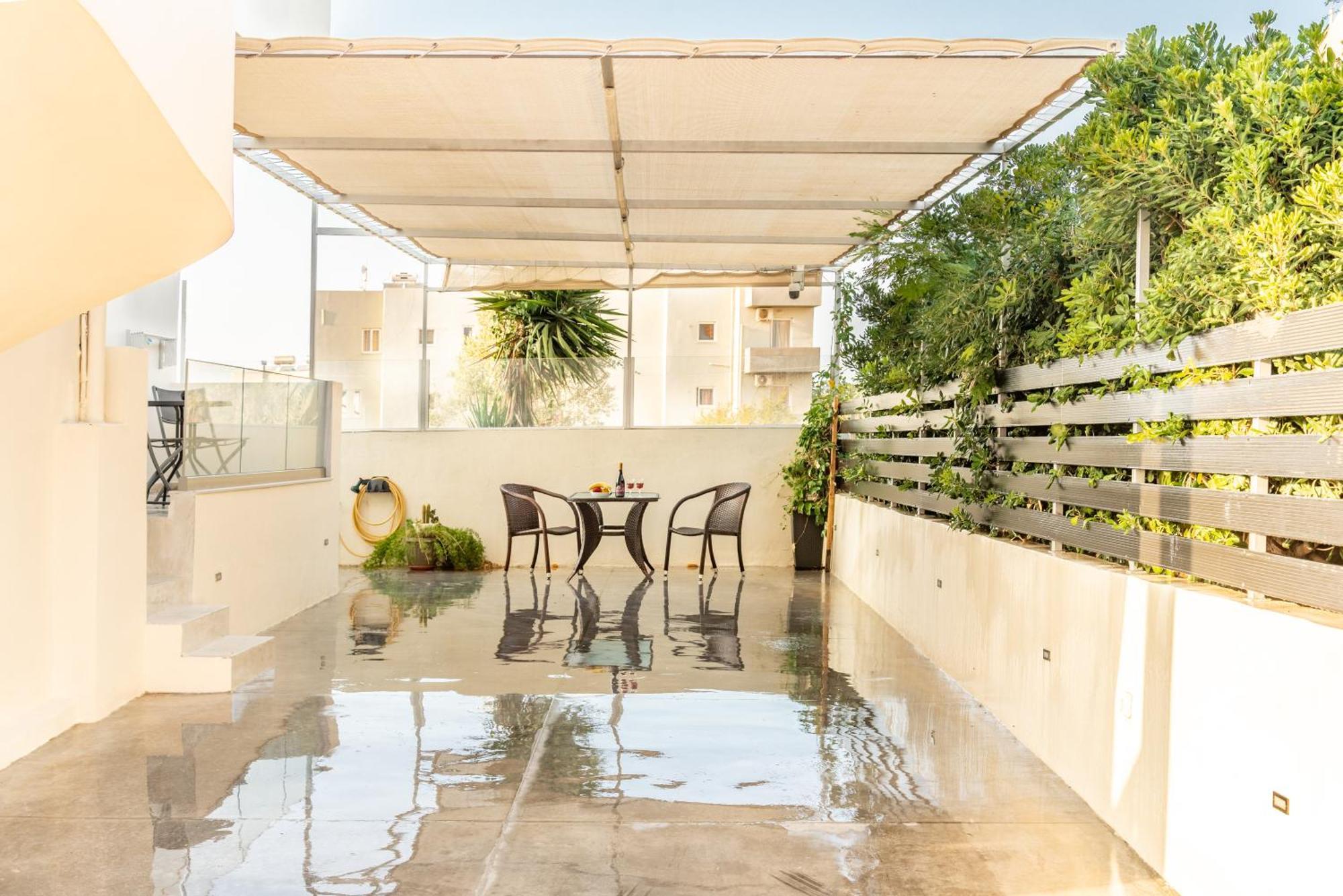 Stylish Near The With Parking Apartment Gazi