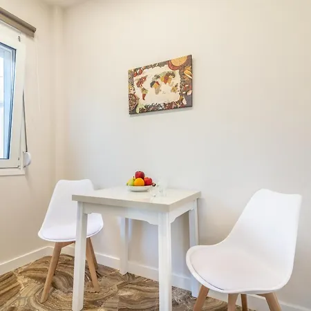 Stylish Apartment Near The Beach With Parking Gazi Exterior foto