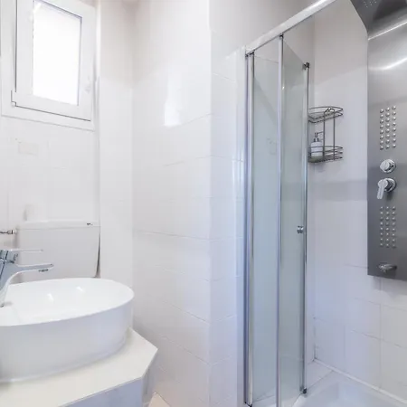 Stylish Apartment Near The Beach With Parking Gazi Exterior foto