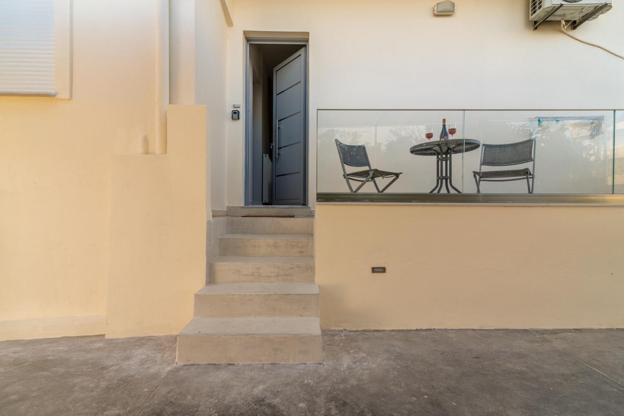 Stylish Near The With Parking Gazi