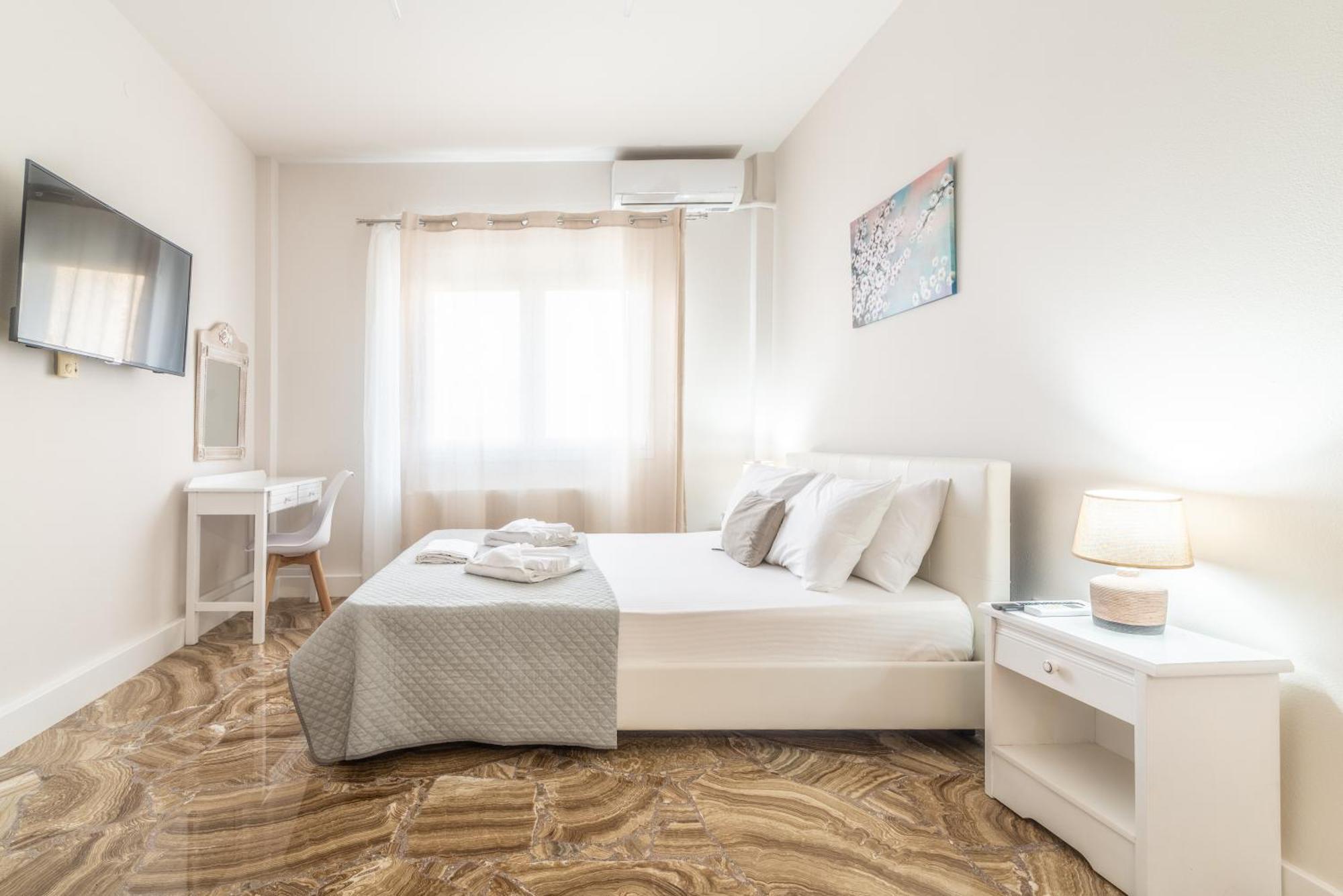 Apartment Stylish Near The With Parking *