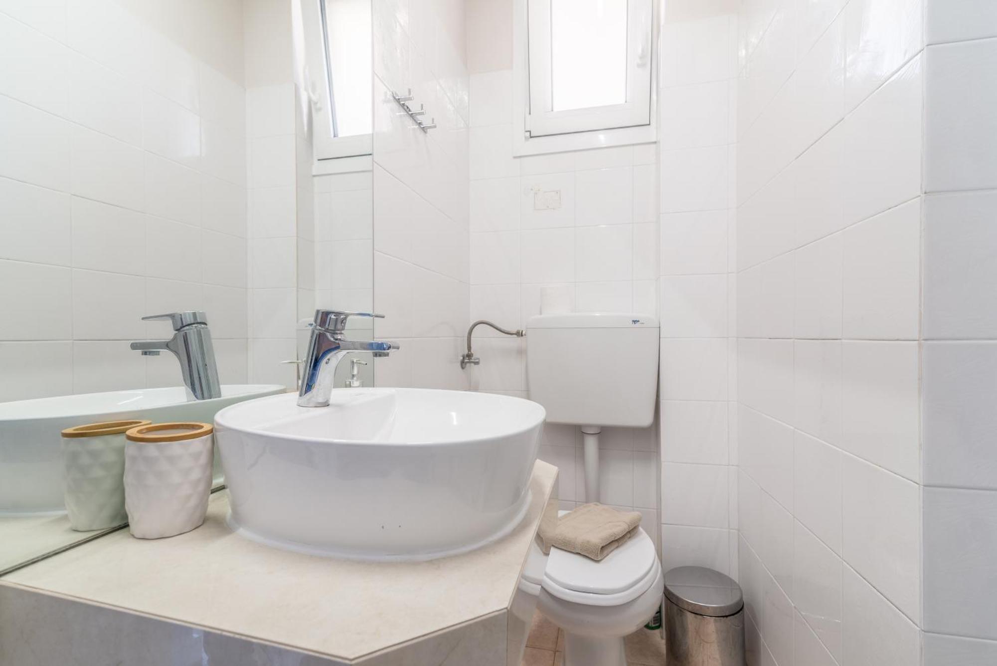 Stylish Near The With Parking Apartment